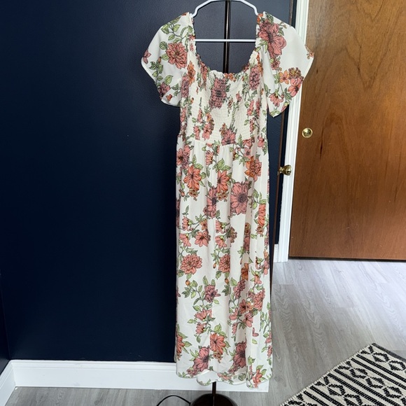 Floral White and Pink Maxi Dress - Picture 4 of 4